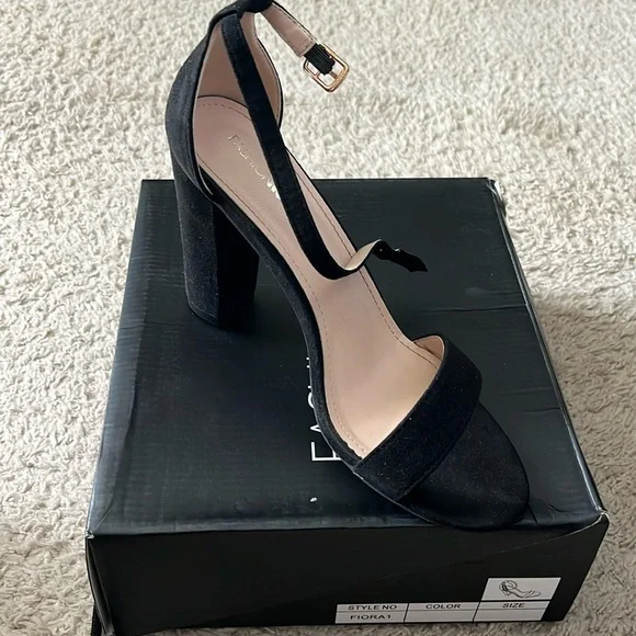 Fashion Nova Black Heels, Size 9 - Picture 1 of 8